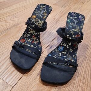 Black Strappy Women's Sandals - Sz 9